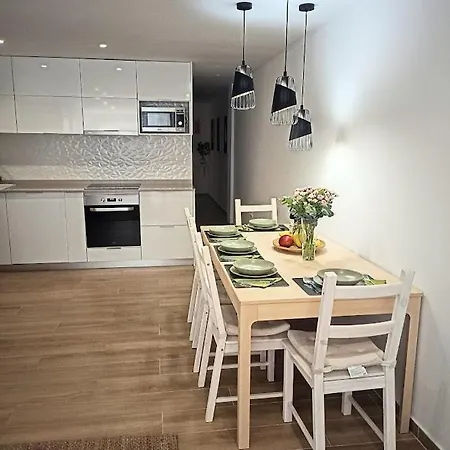 Apartamento La Marina Apartment *